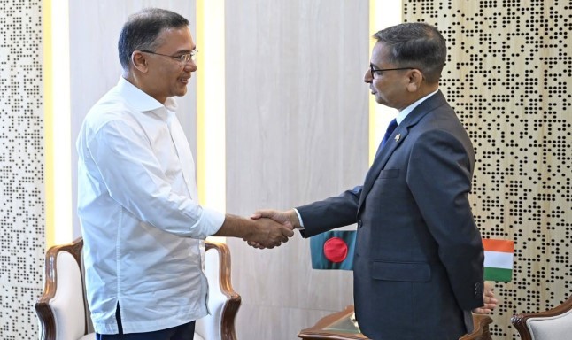 প্রধানমন্ত্রী তারেক রহমানের সঙ্গে সৌজন্য সাক্ষাৎ করেন ঢাকায় নিযুক্ত ভারতীয় হাইকমিশনার প্রণয় ভার্মা